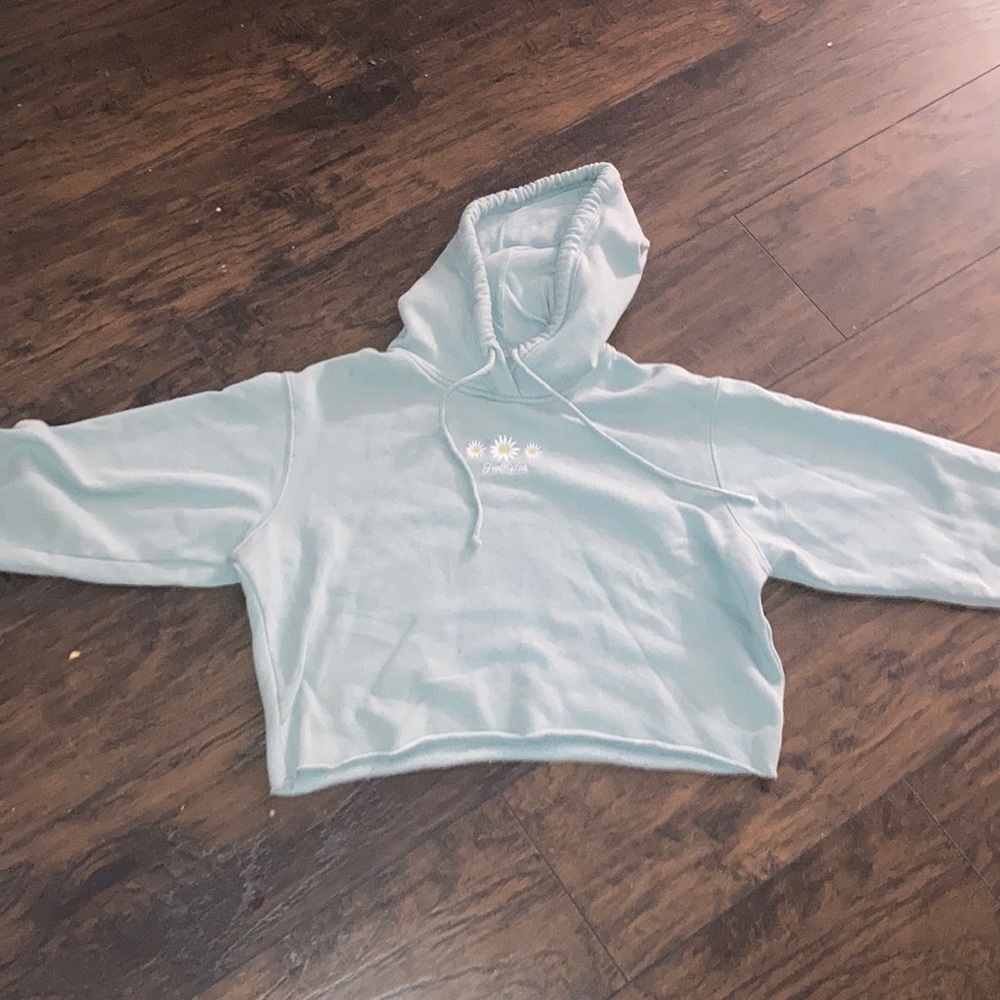 a cropped long sleeve shirt!